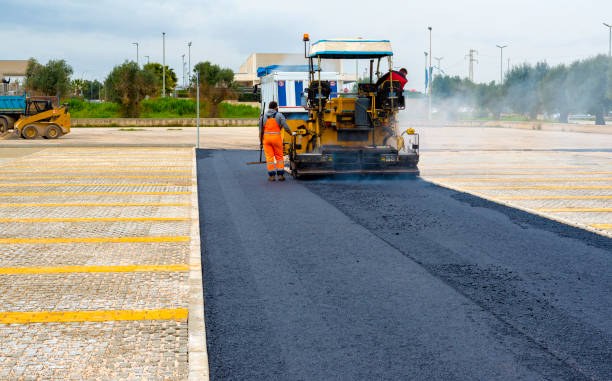Best Driveway Paving Contractor  in Lindstrom, MN